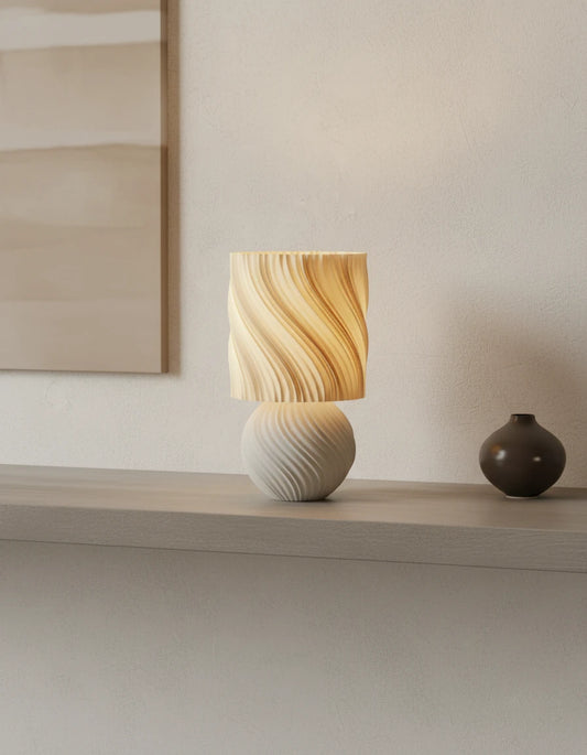 STONED Lamp – vlnitá Japandi stolová lampa