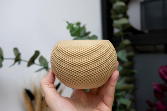 SFERA #2 – organický kvetináč s geometrickým reliéfom