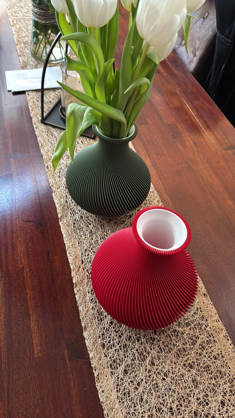 Velvet Petal – textúrovaná váza vo vase-mode