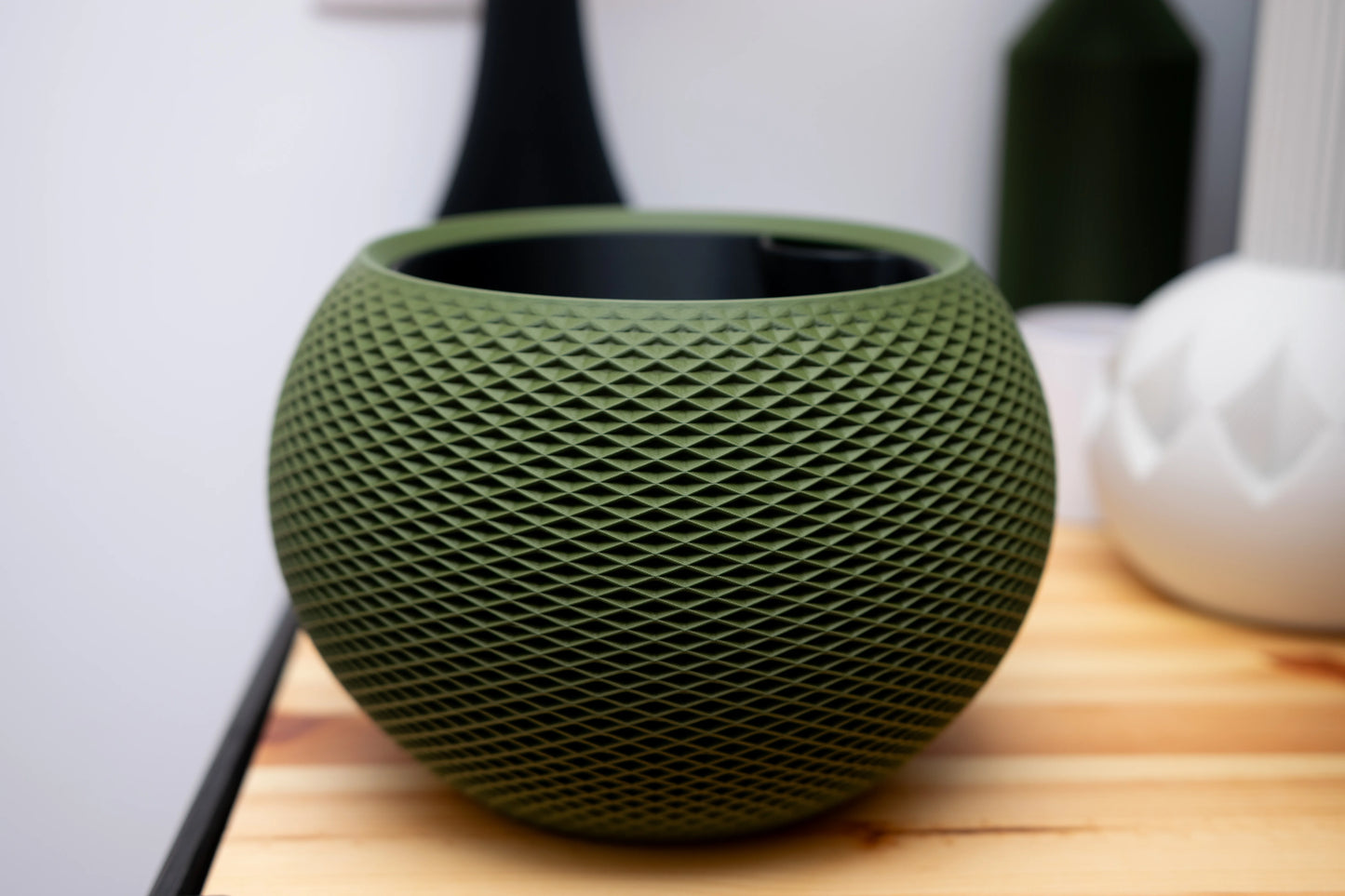 SFERA #2 – organický kvetináč s geometrickým reliéfom