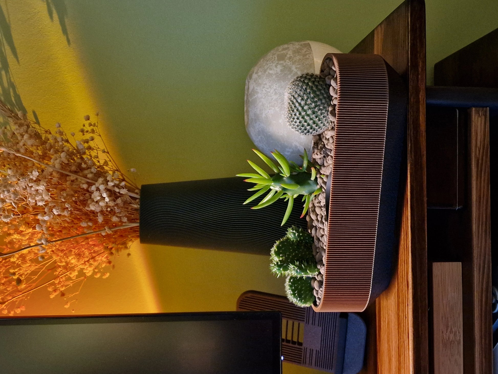 Triple Planter – trojkomorový kvetináč so zavlažovaním