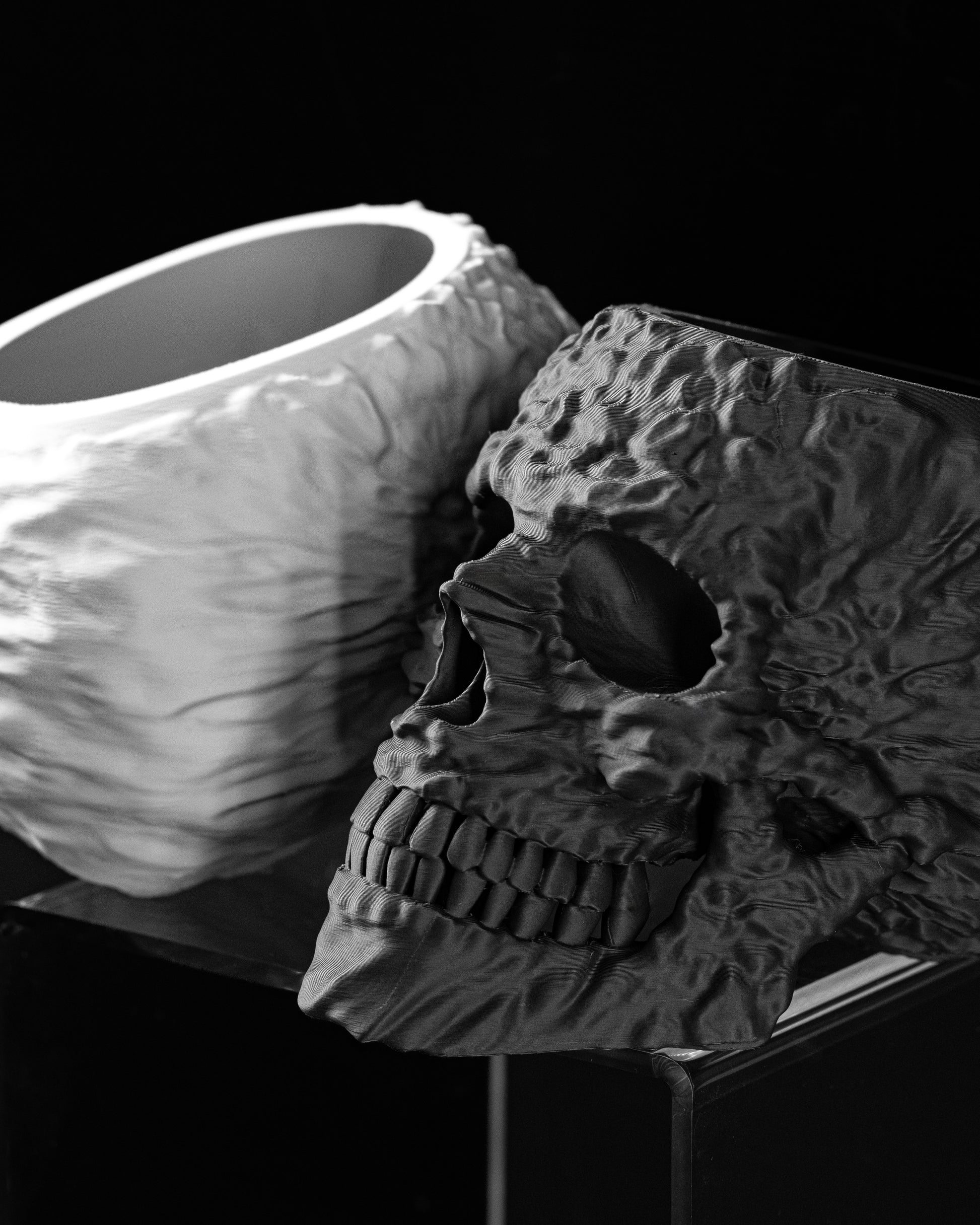Kvetináč Skull