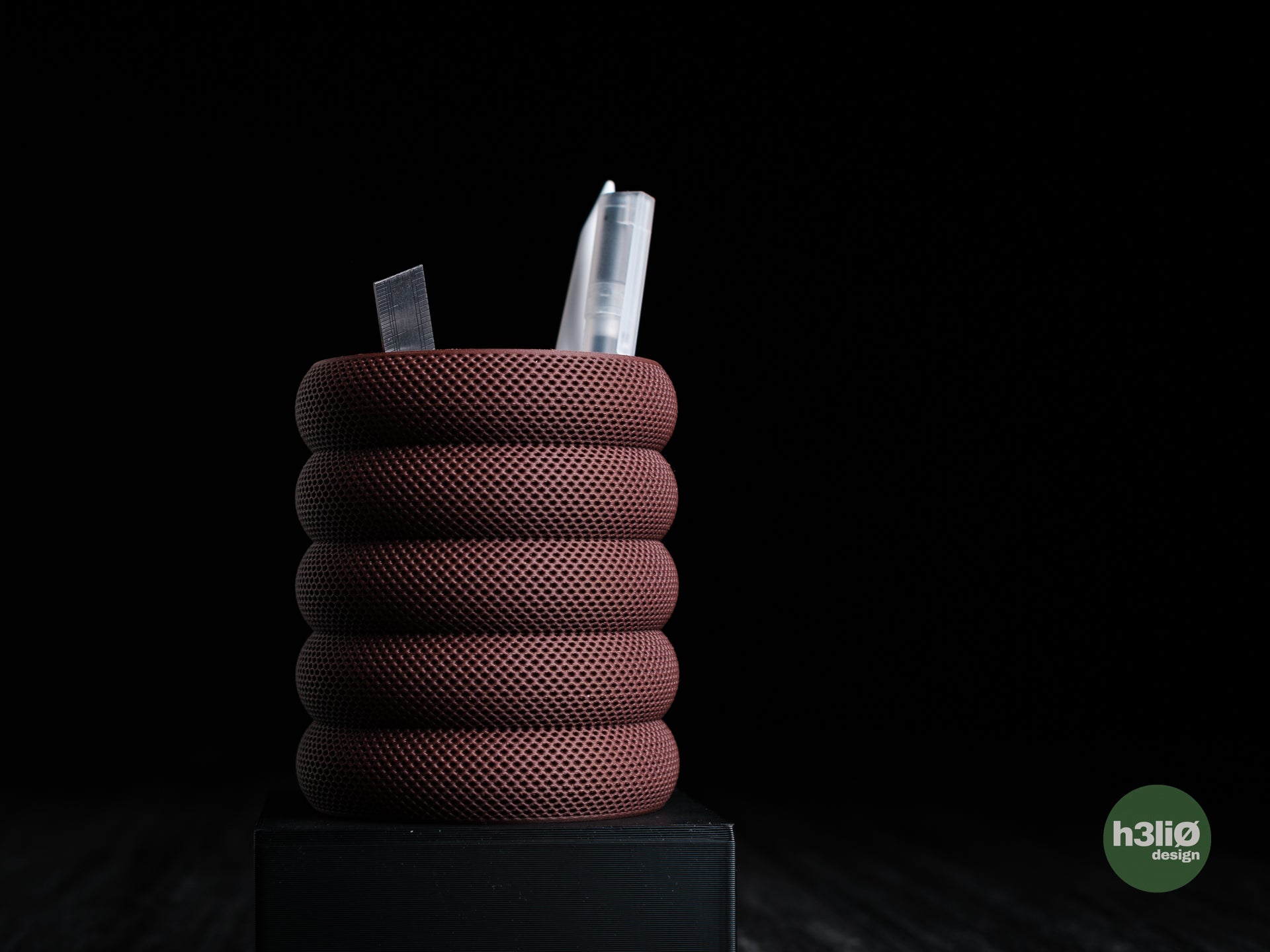 grideo • pen holder