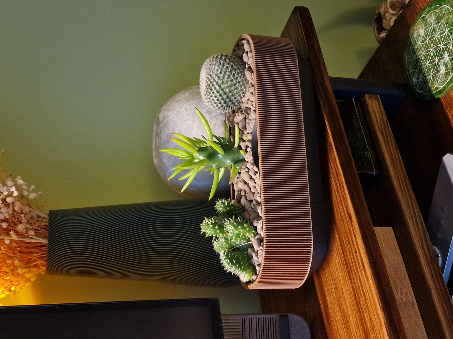 Triple Planter – trojkomorový kvetináč so zavlažovaním
