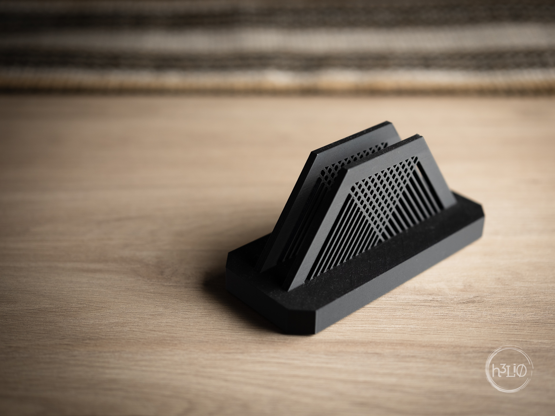 vert · laptop stand
