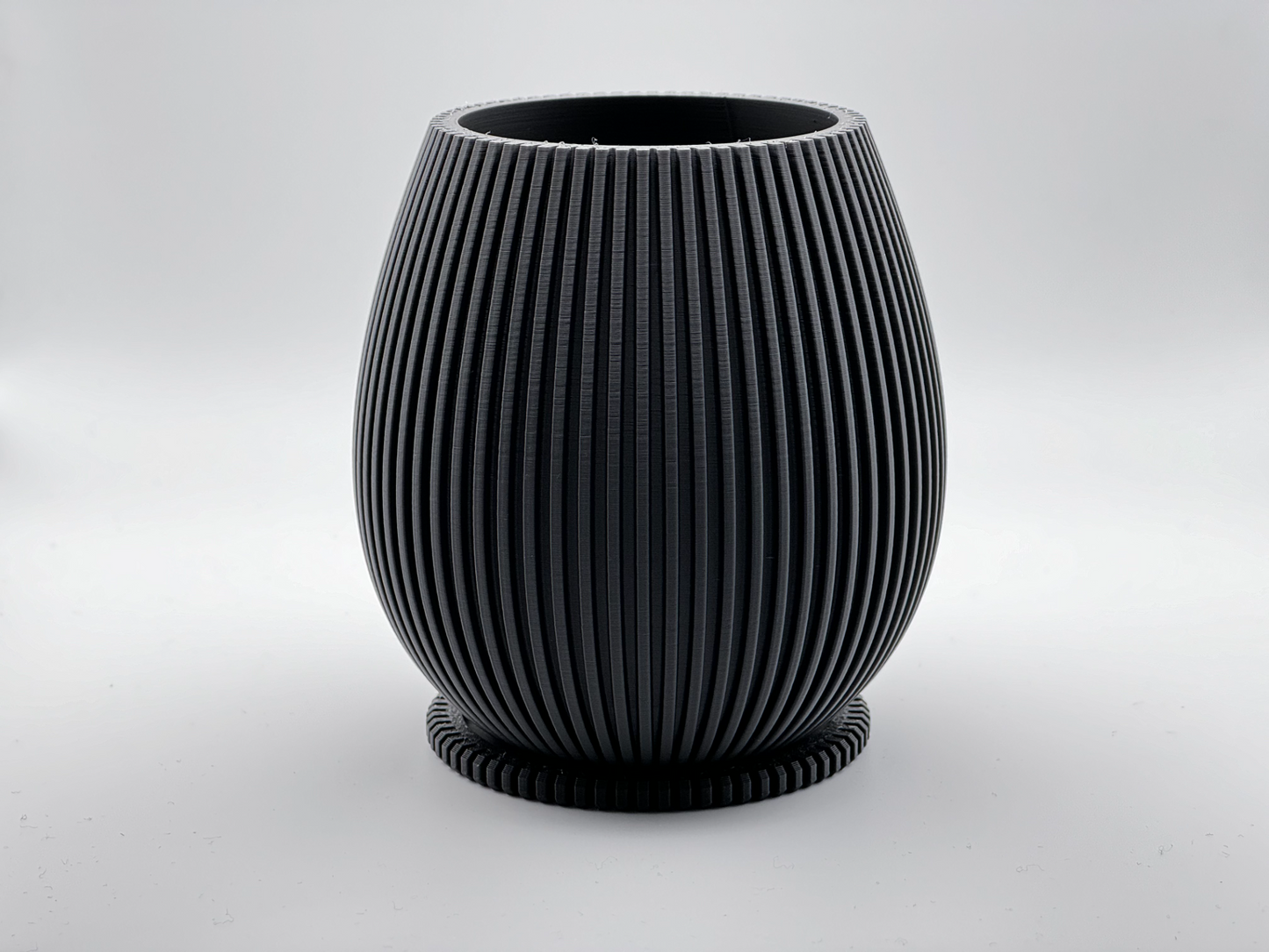 planter with vertical pattern
