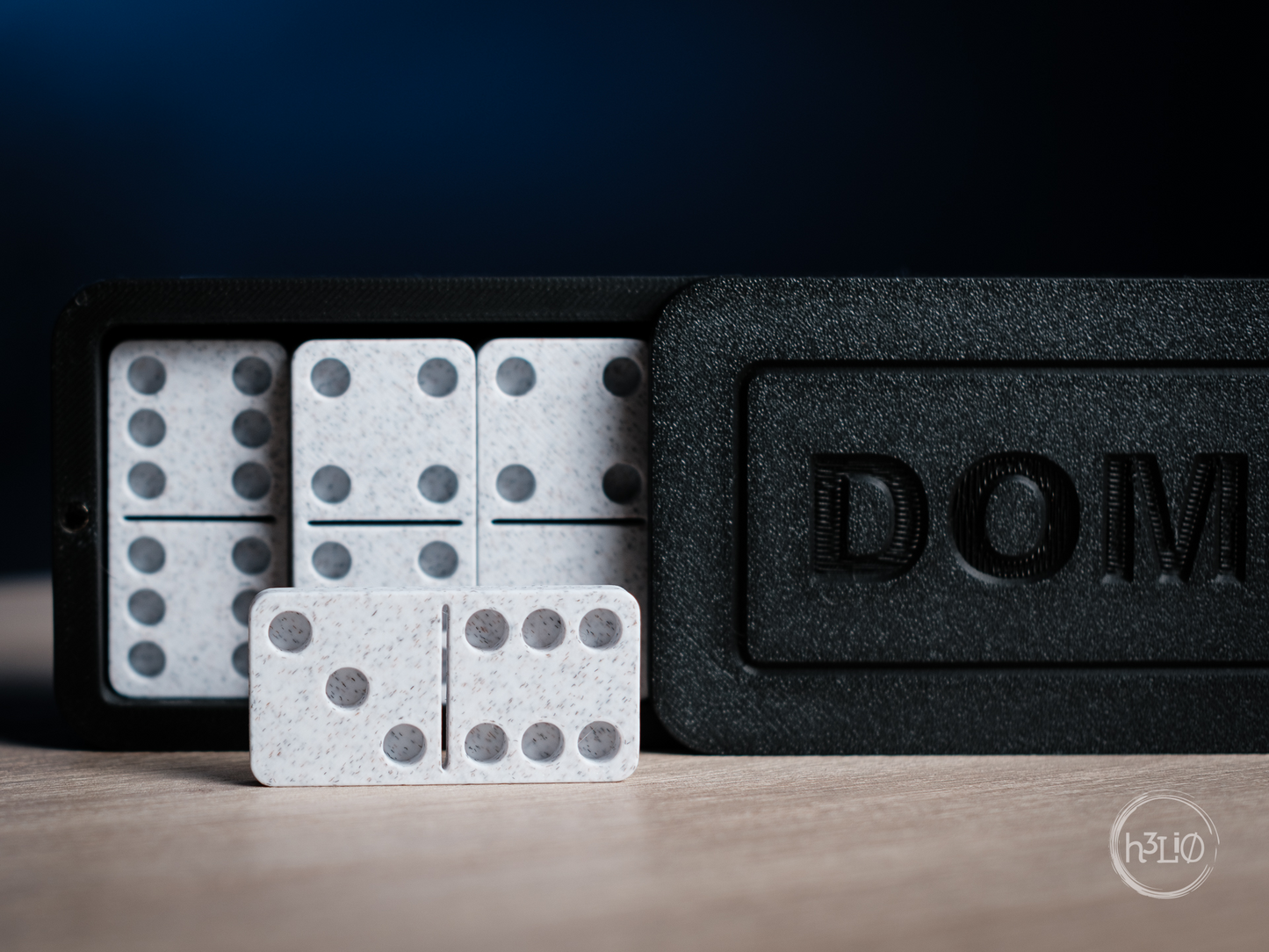 dominoes · standard and mini