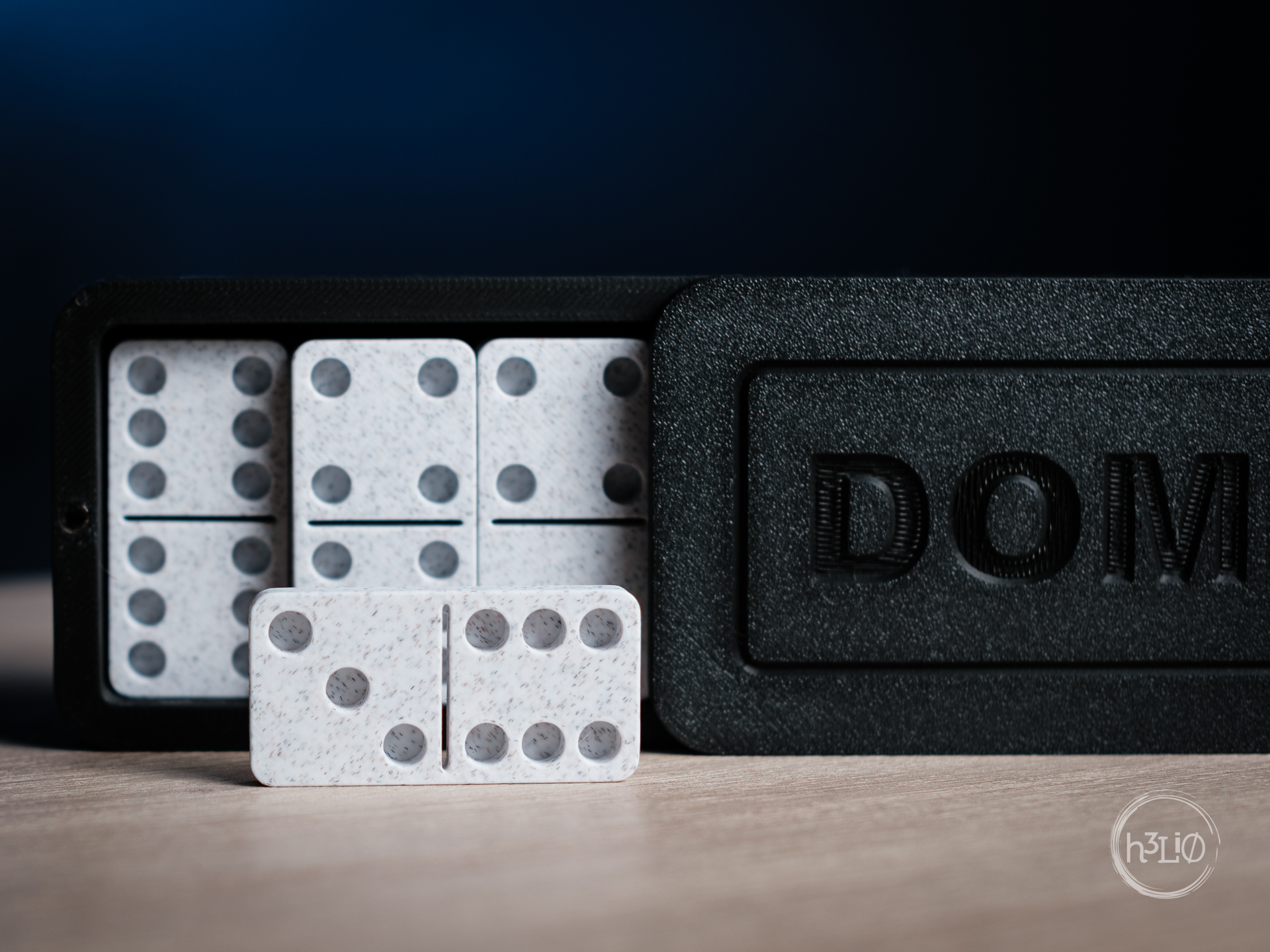 dominoes · standard and mini