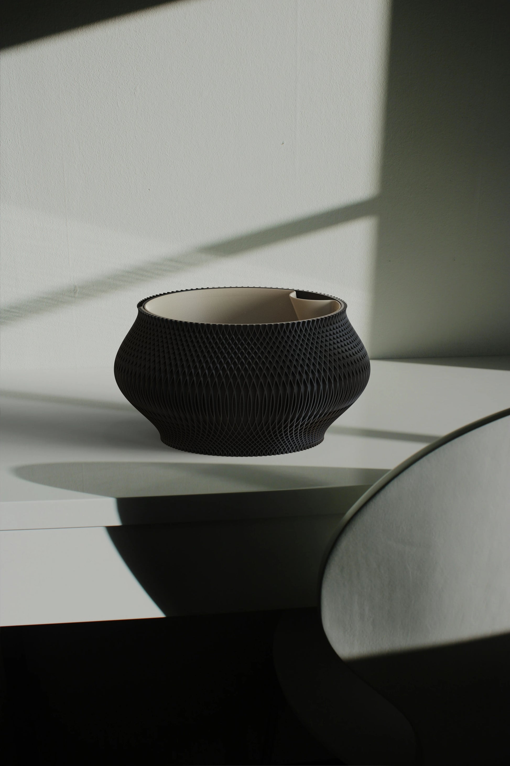 Woven Curve – kvetináč s pleteným reliéfom