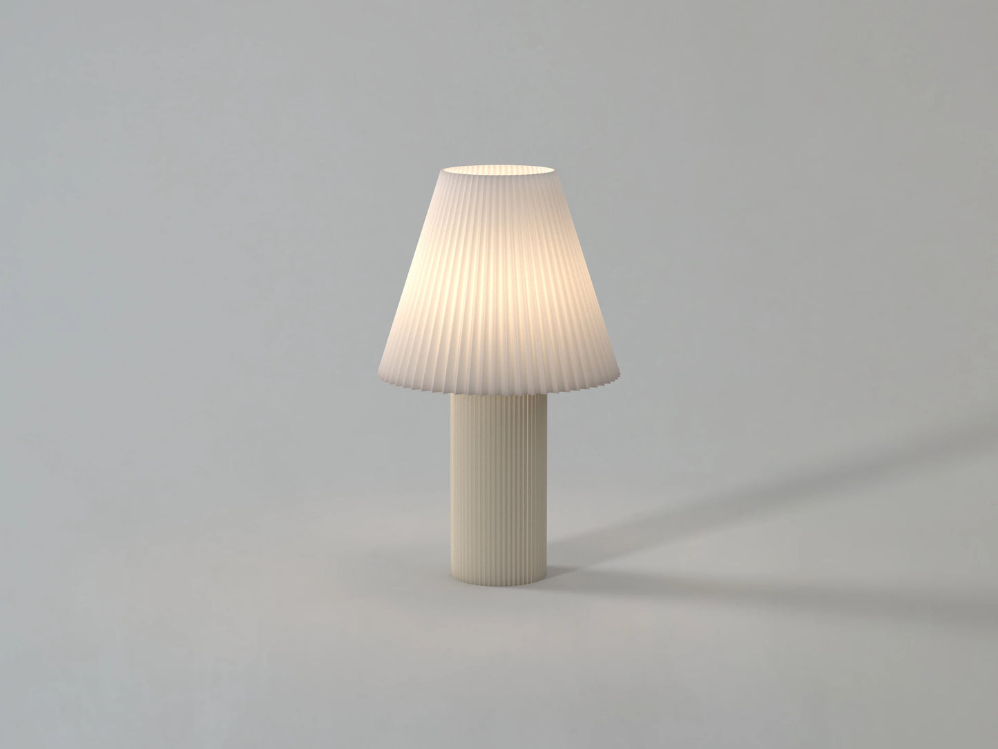 Pleated Light – plisovaná stolová lampa pre IKEA STRALA