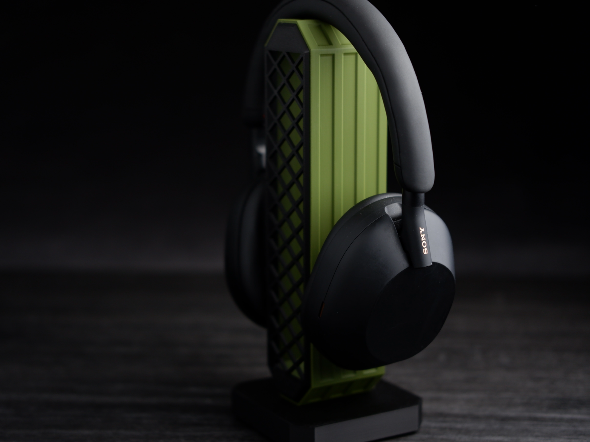 headphone stand · reDesk