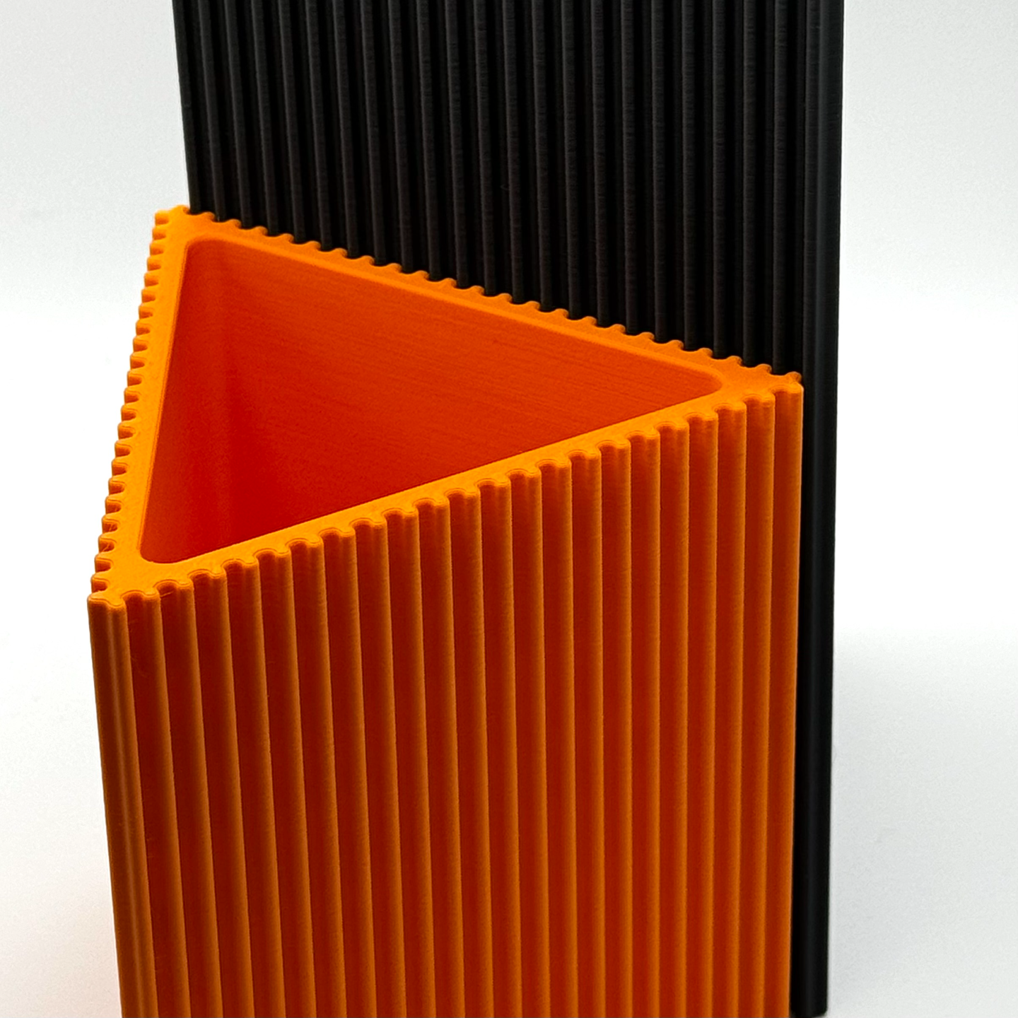 triangular pots with pattern