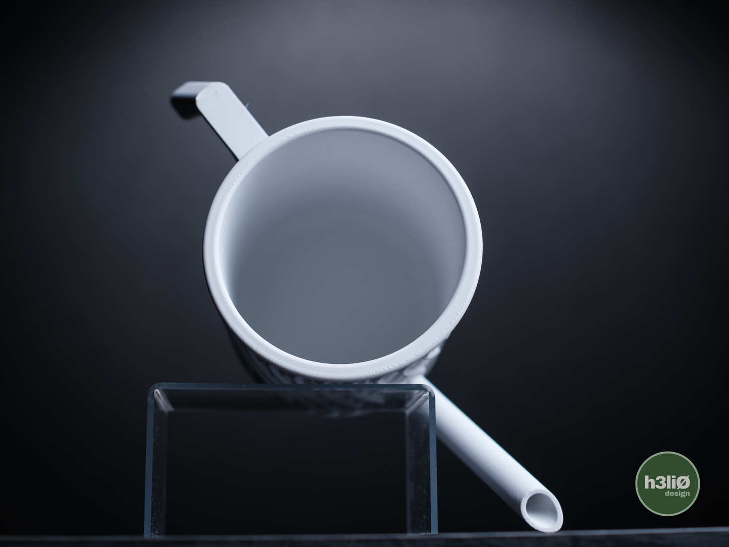 nexus · watering can and cup