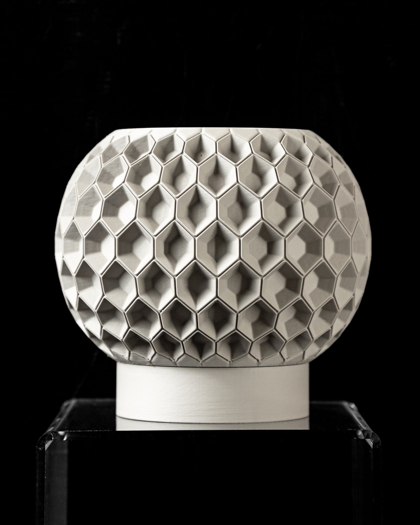 Kvetináč Hexa 02
