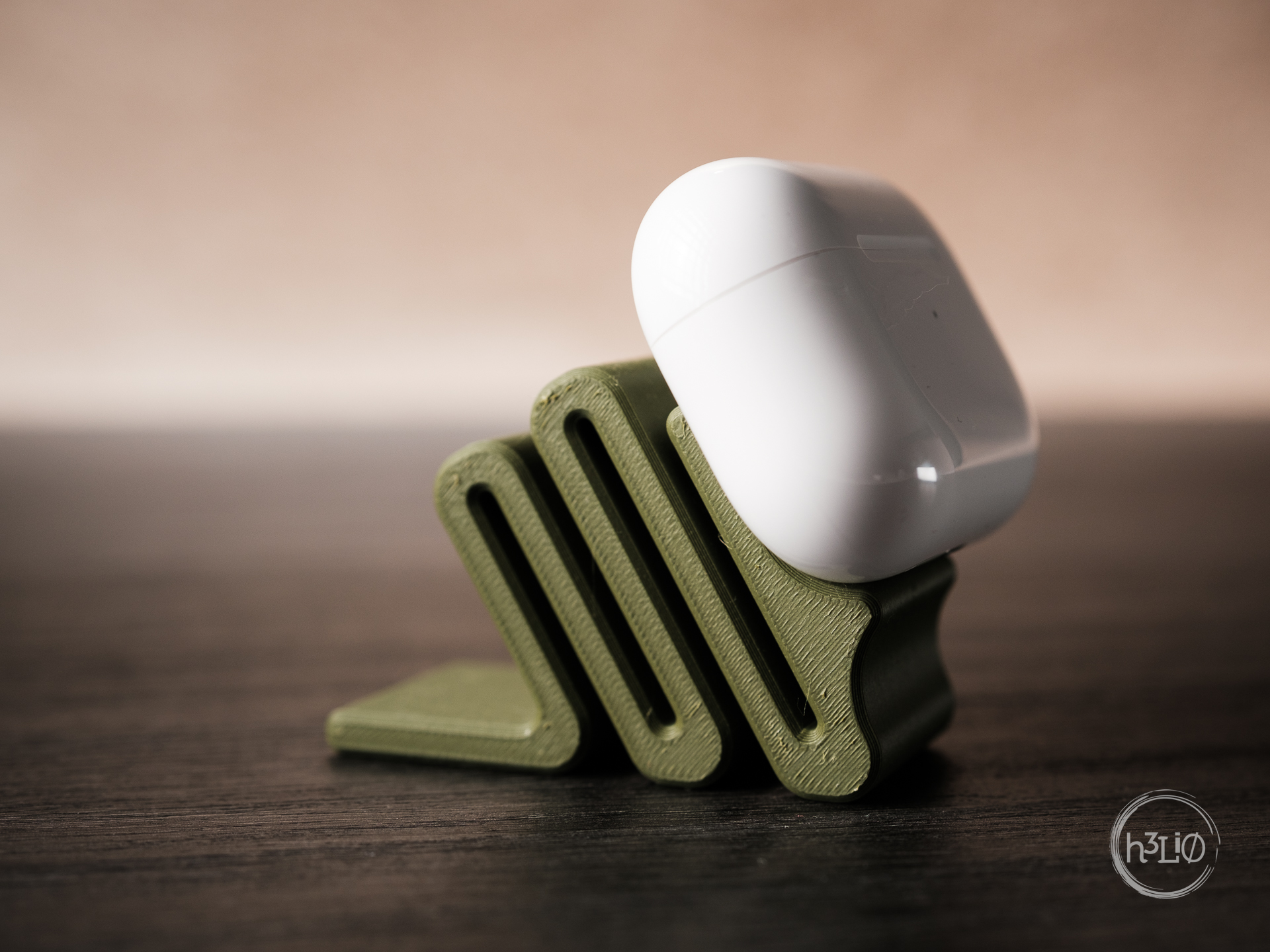 caterpod · magnetic stand