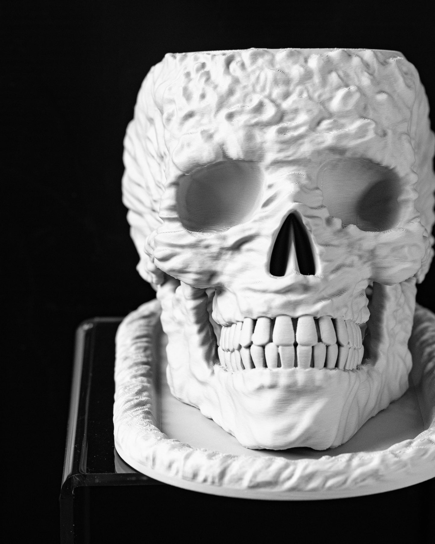Kvetináč Skull
