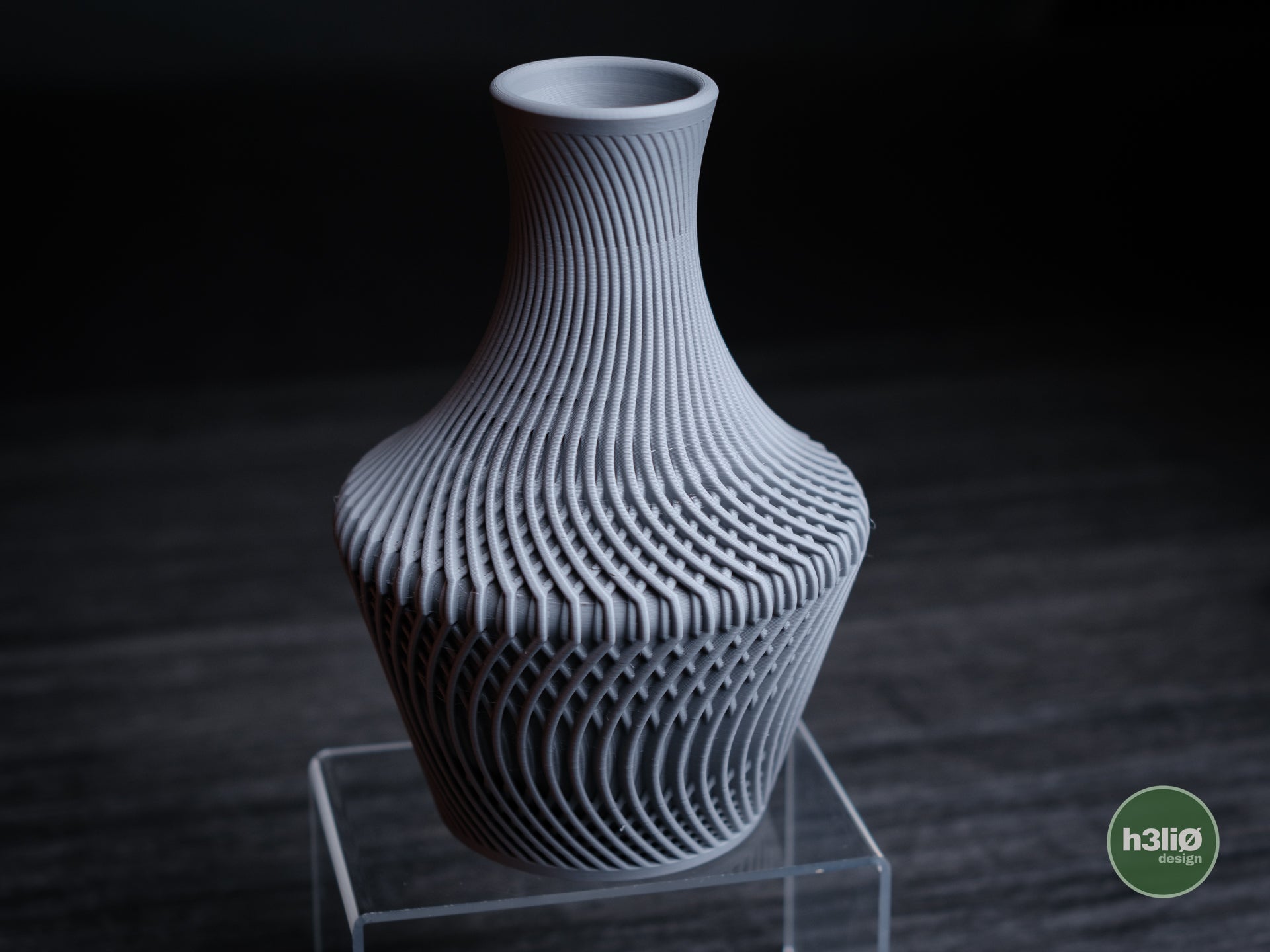 lucid · vase