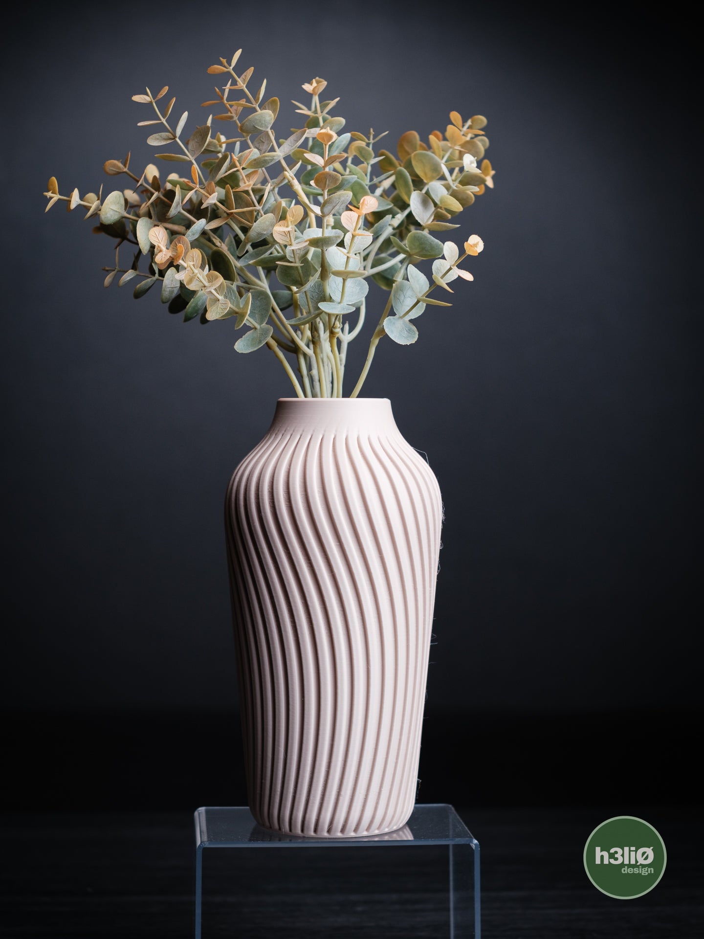 radiate · vase