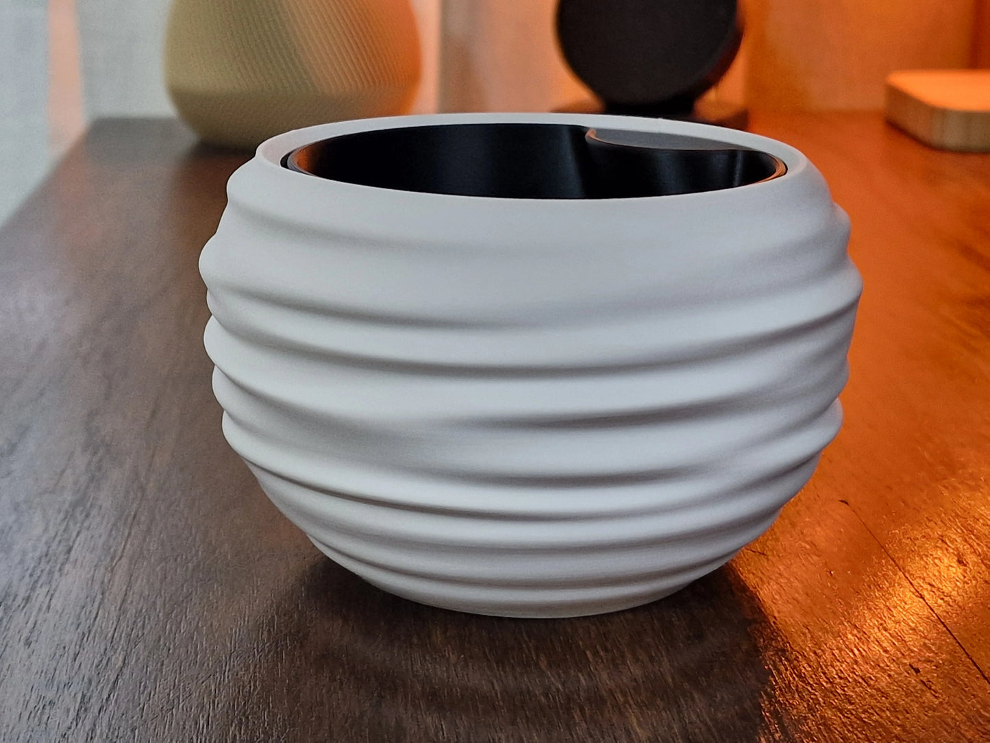 Japandi Wabi-Sabi – kvetináč so zavlažovaním
