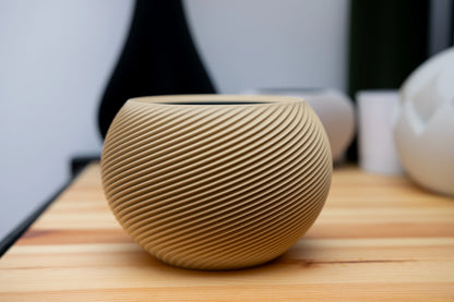 SFERA #2 – organický kvetináč s geometrickým reliéfom