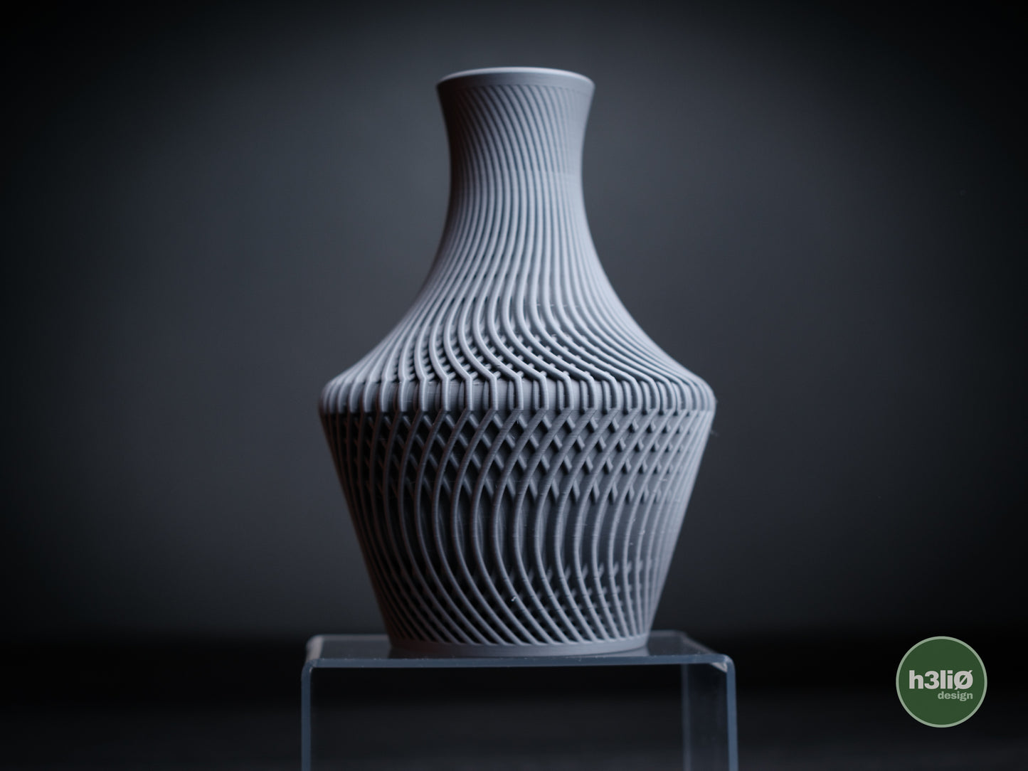 lucid · vase