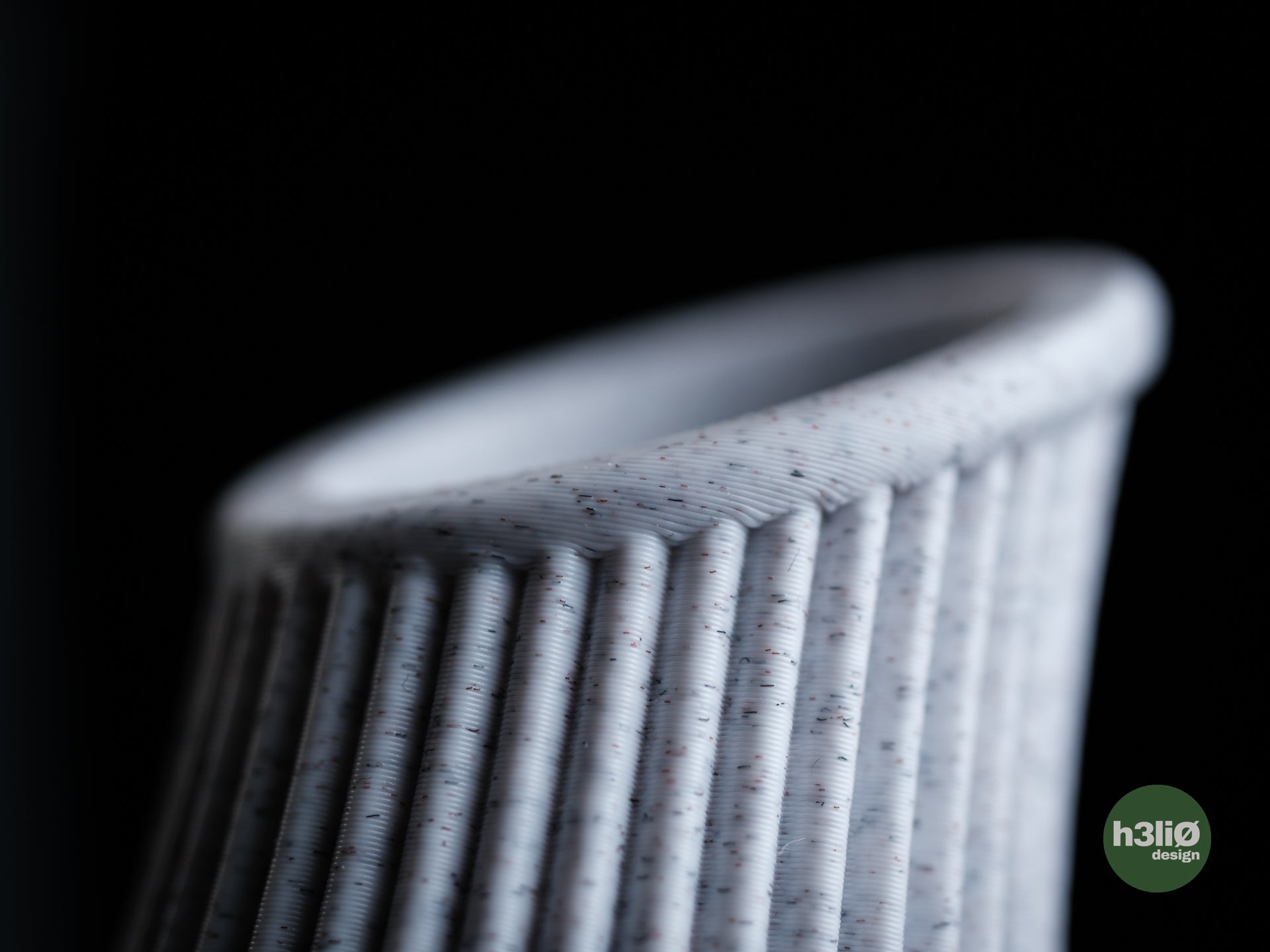 pinn • vase