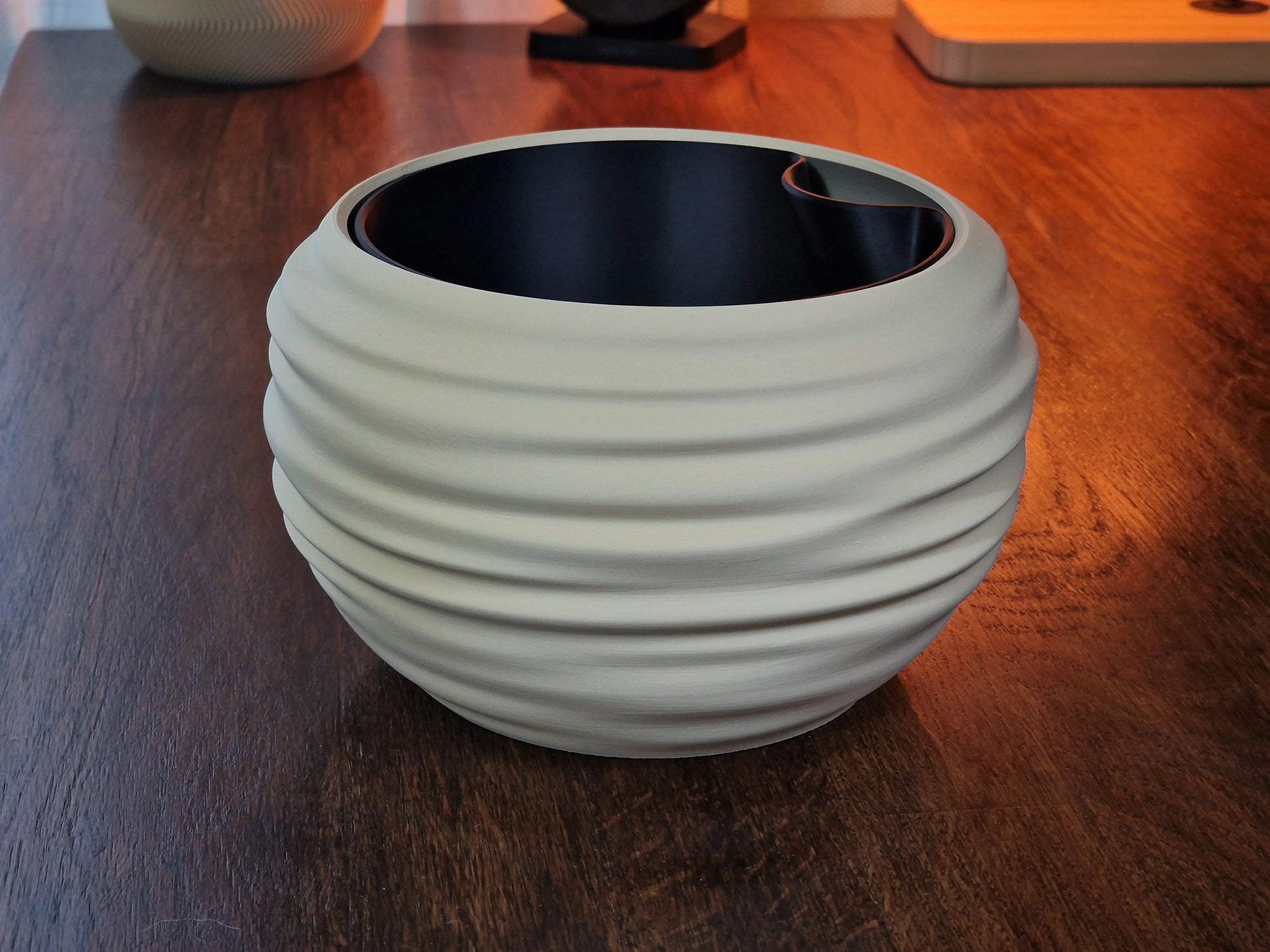 Japandi Wabi-Sabi – kvetináč so zavlažovaním