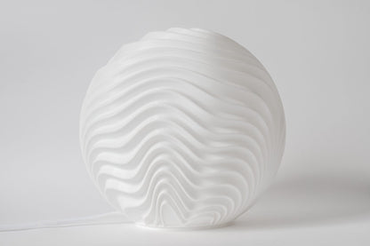 Leora Dune Sphere Lampa – organická 3D lampa LEORA od Printhia, pohľad 3