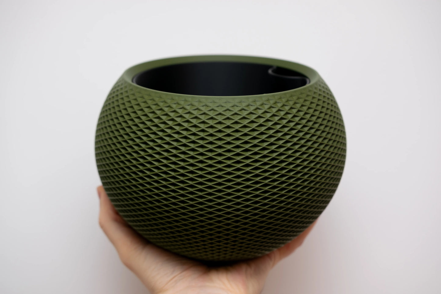 SFERA #2 – organický kvetináč s geometrickým reliéfom