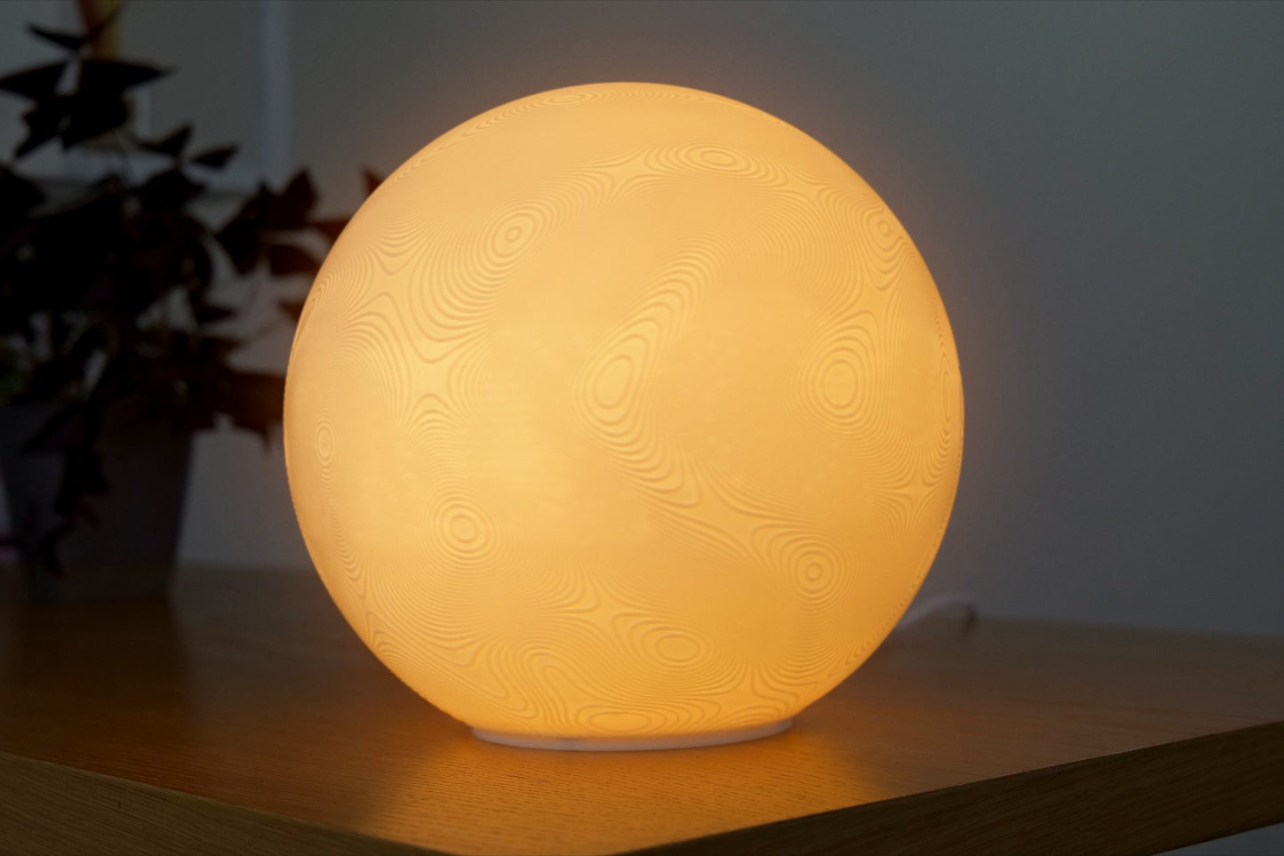 Landscape Sculpted Lamp – organická 3D lampa LEORA od Printhia, pohľad 5