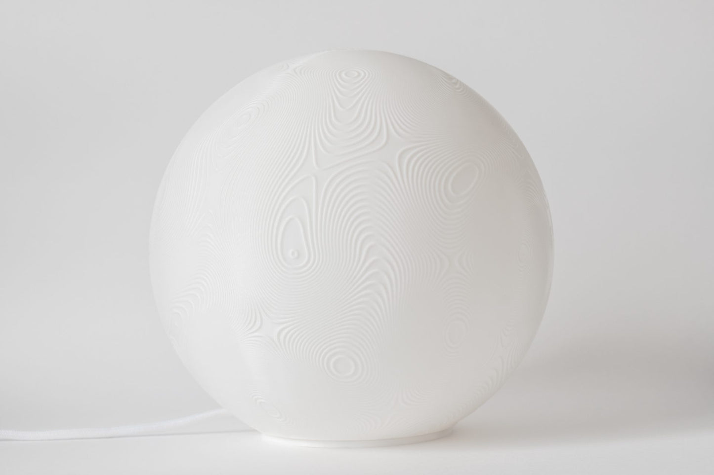Landscape Sculpted Lamp – organická 3D lampa LEORA od Printhia, pohľad 2