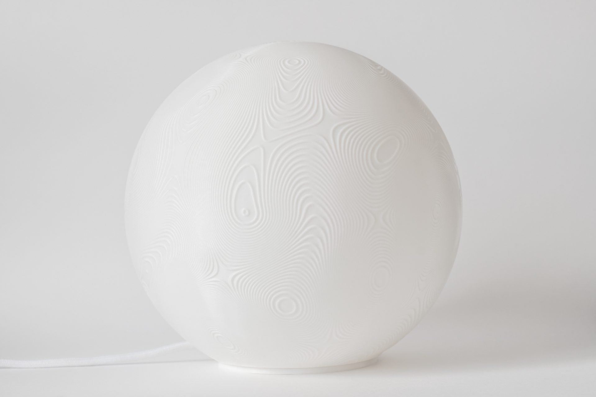 Landscape Sculpted Lamp – organická 3D lampa LEORA od Printhia, pohľad 2