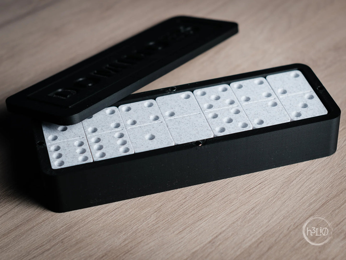 dominoes · standard and mini