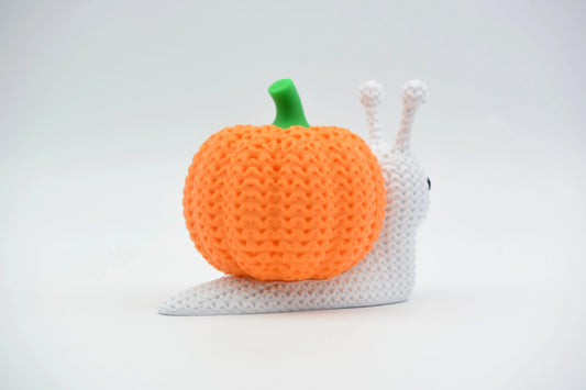 Pletený halloweensky slimák s tekvicou