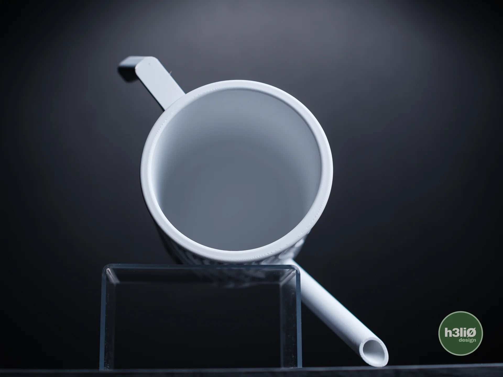 nexus · watering can and cup