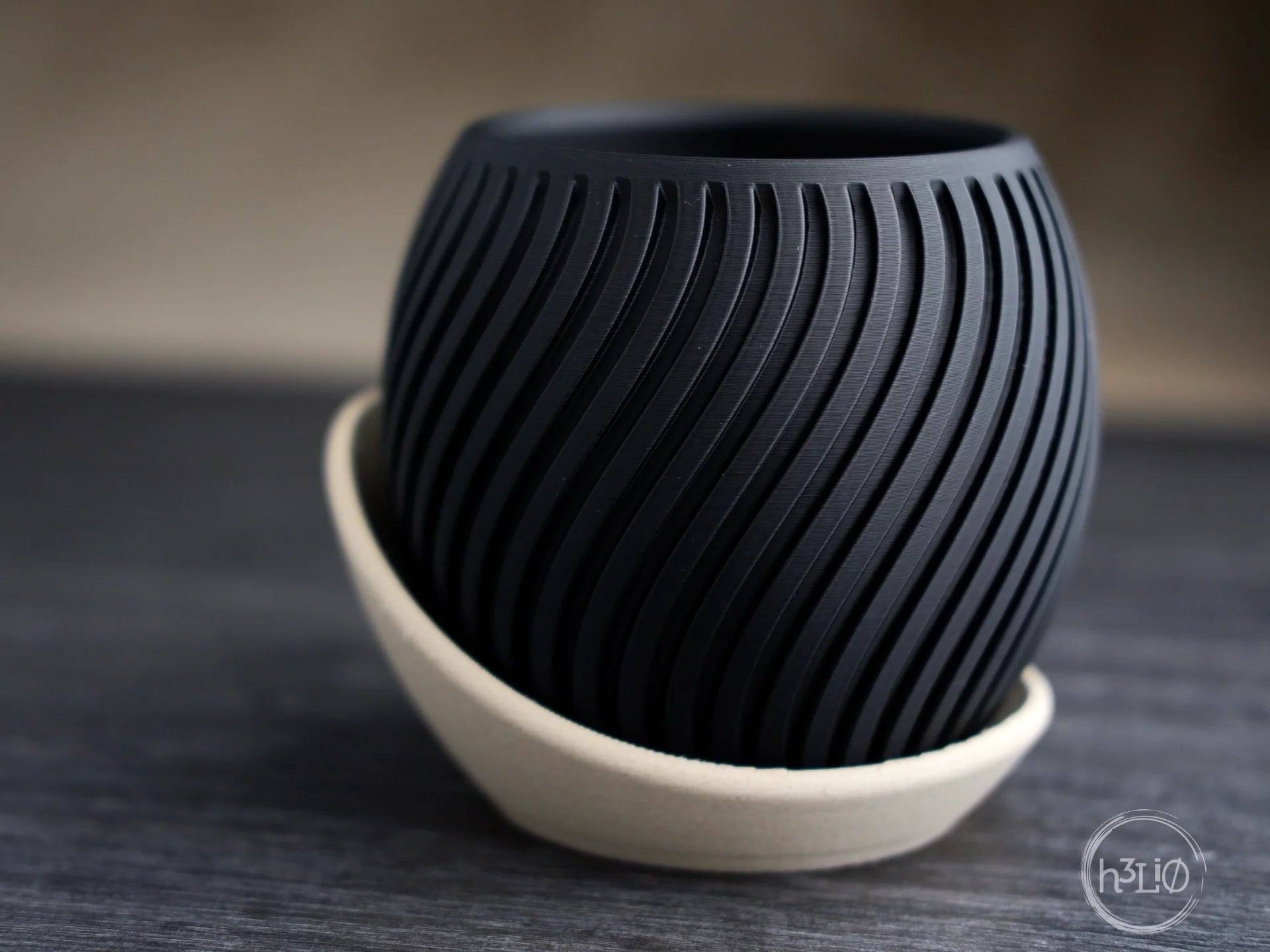 wavy planter · wrap around plate