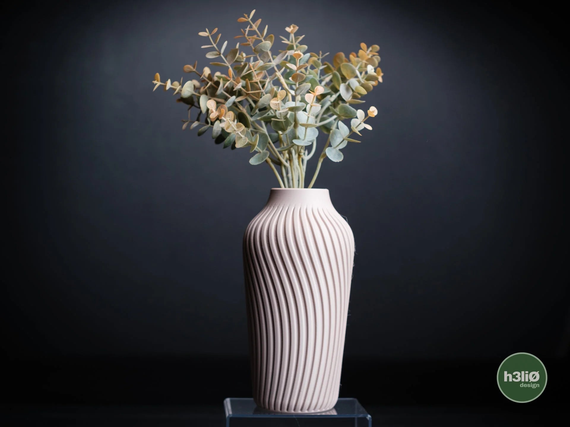 radiate · vase