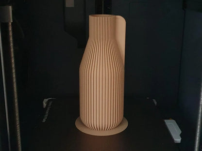 Minimalistická váza