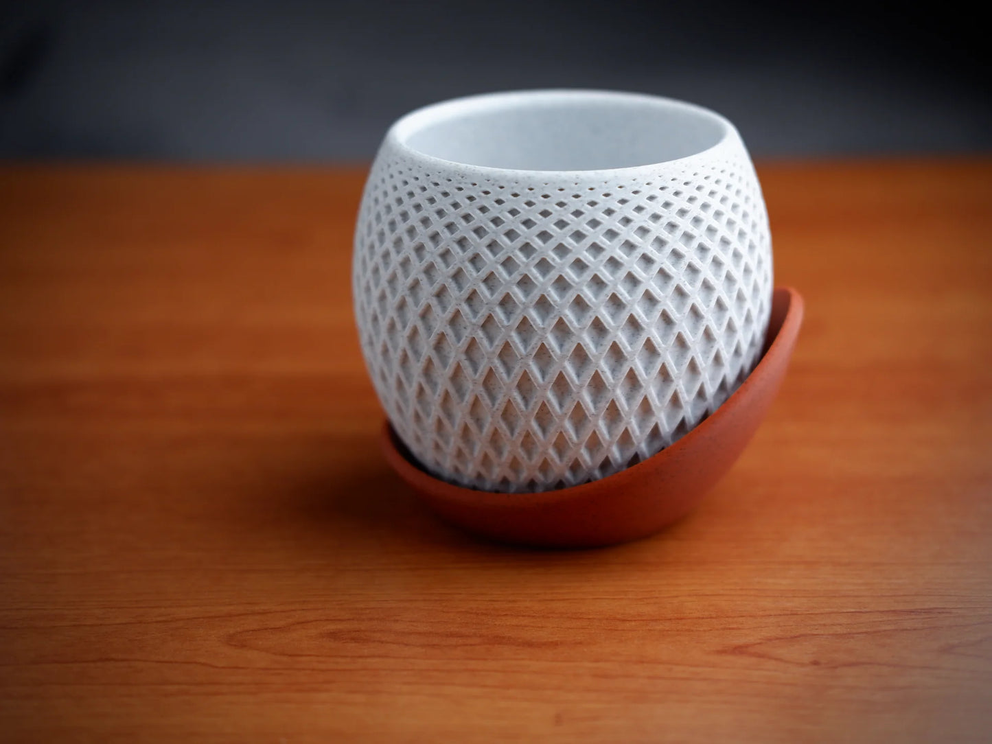 polygon planter · wrap around plate