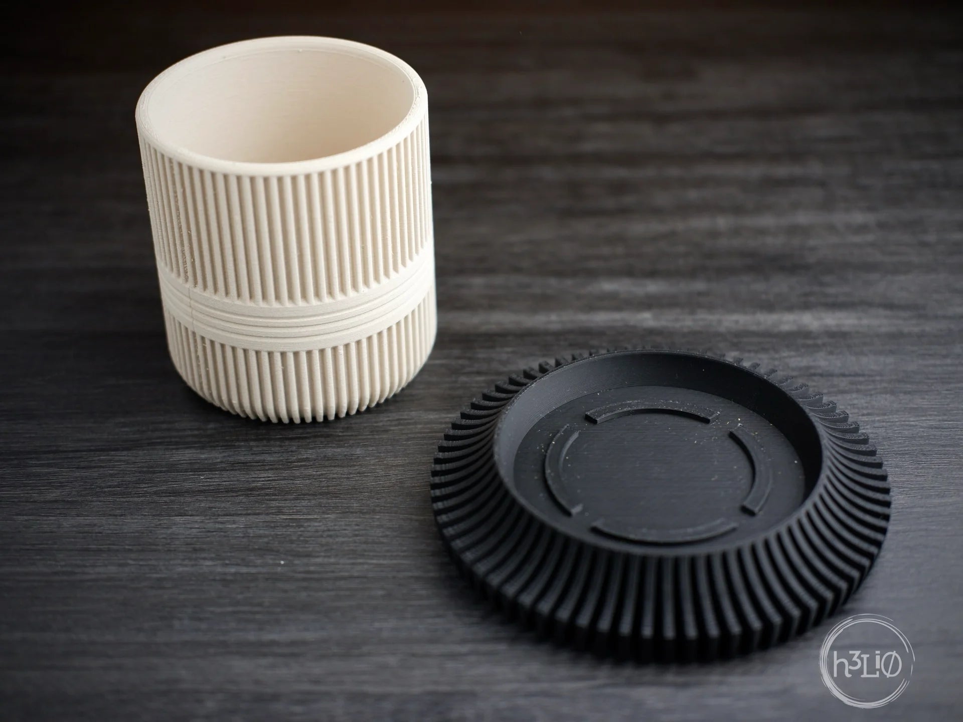 planter pot · ribbed plate
