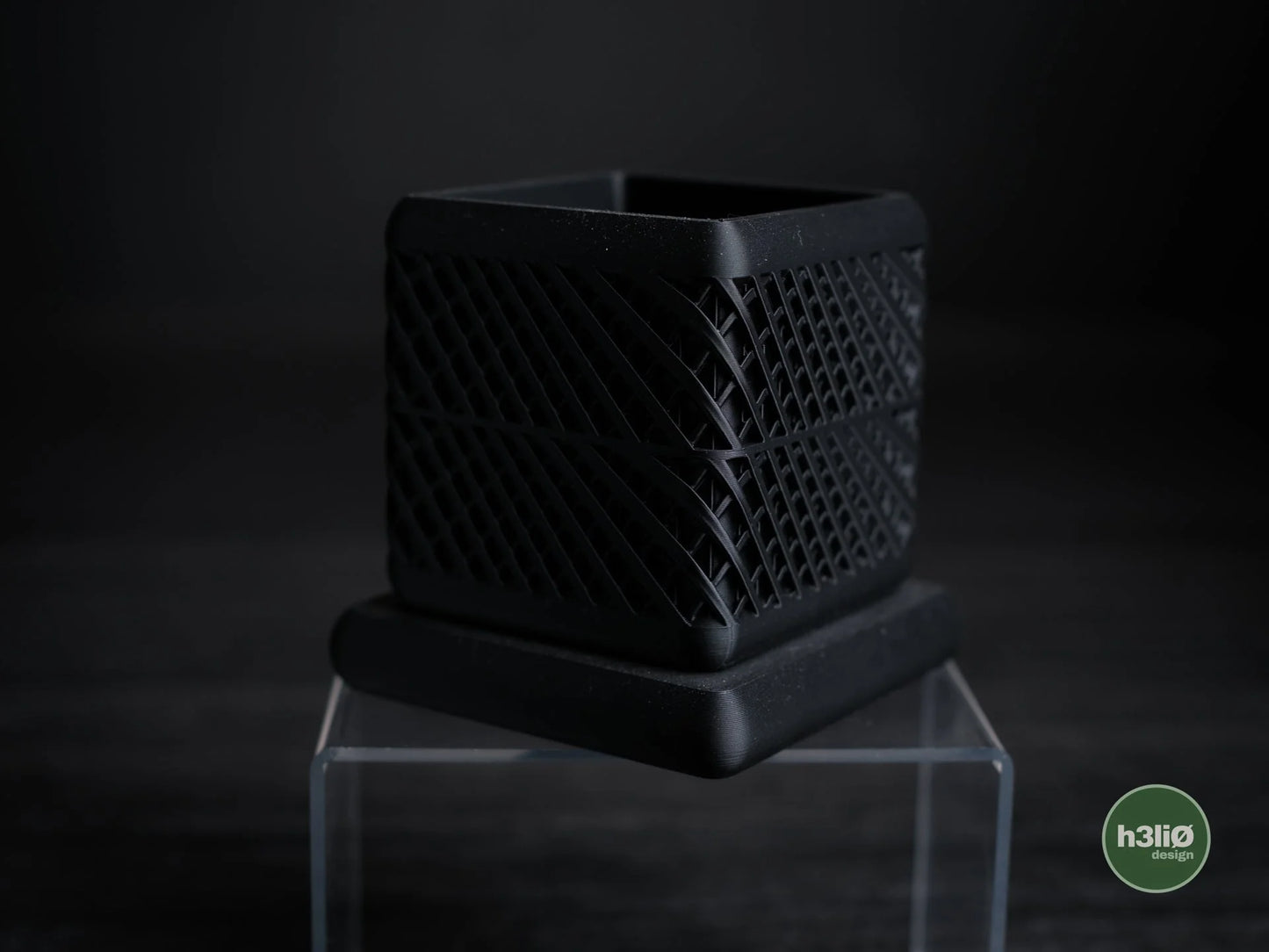 qube · planter