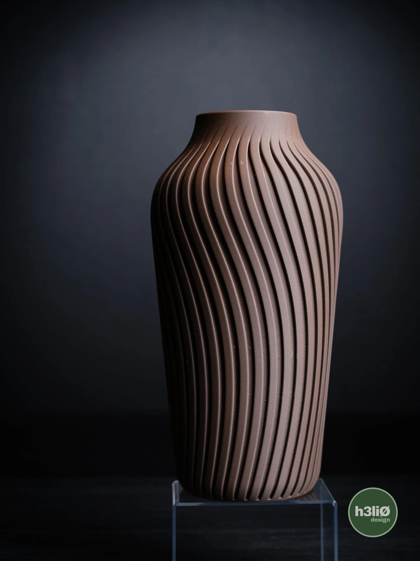 radiate · vase
