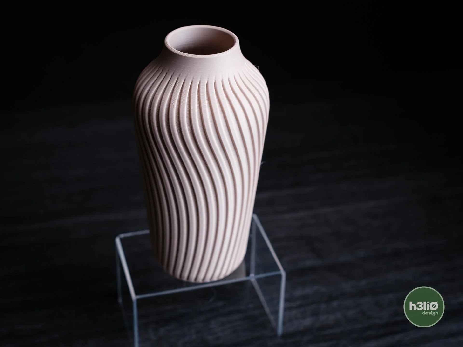 radiate · vase