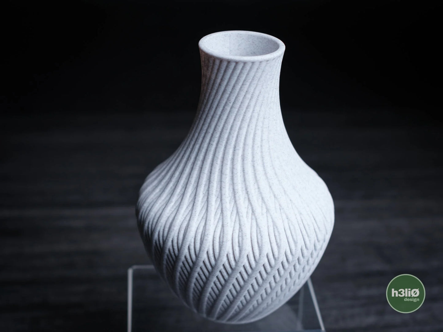 quell · vase